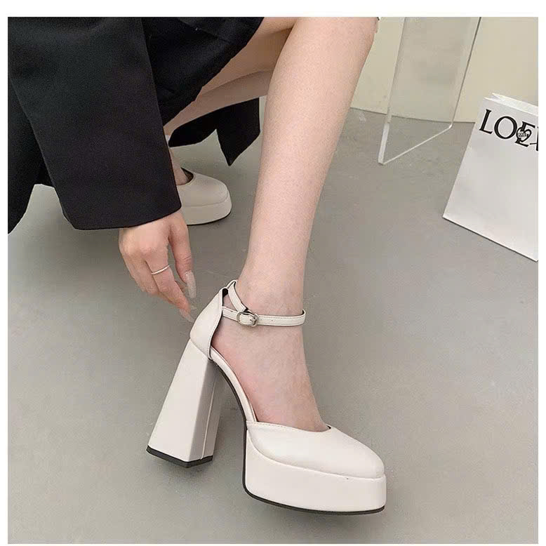 GIÀY