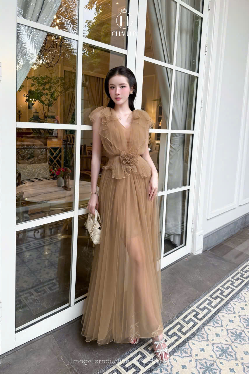 TIỆC NÂU DÀI